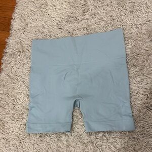 Set active blue workout biker shorts